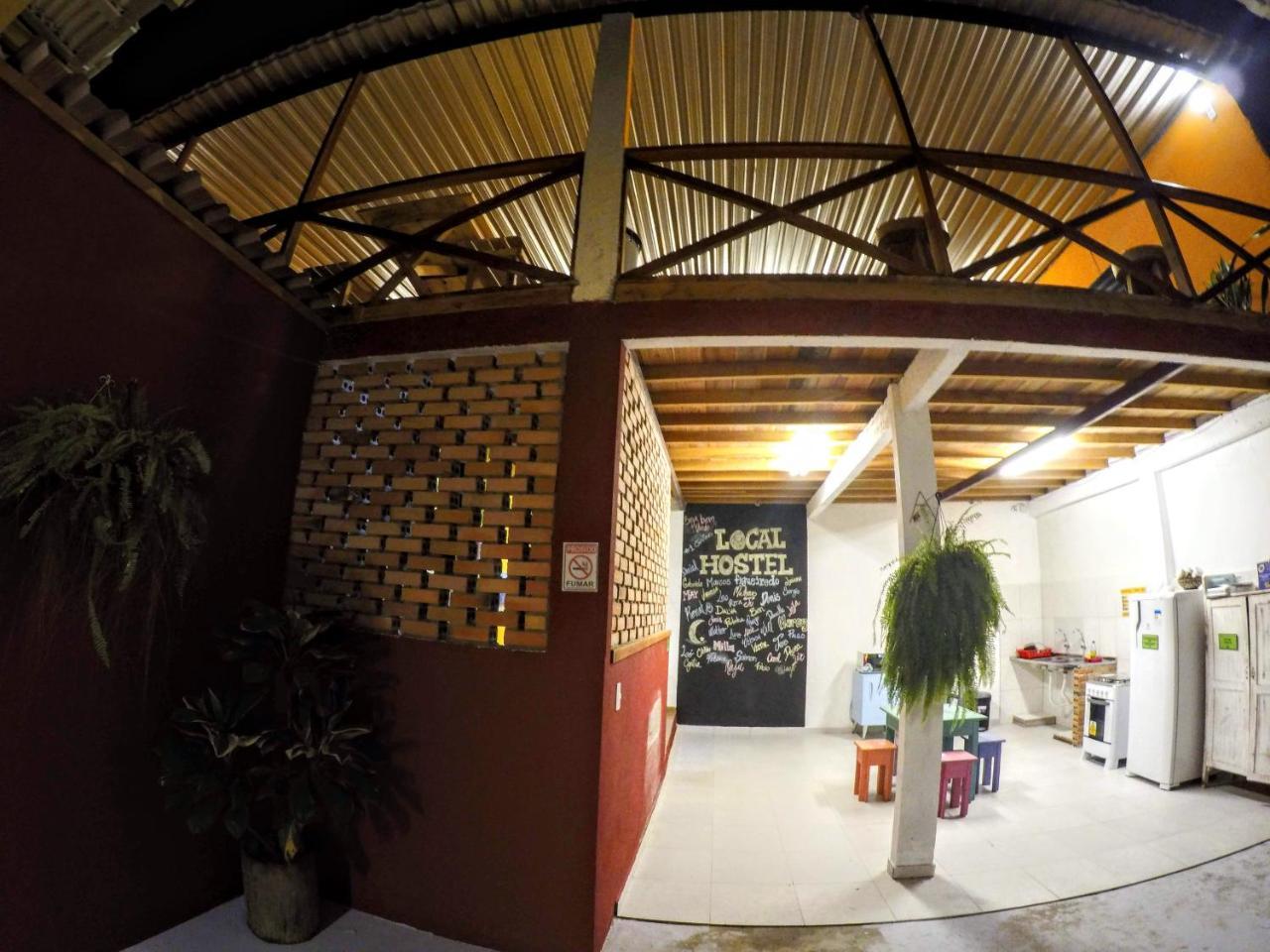 Hostel Da Milla Presidente Figueiredo Bagian luar foto