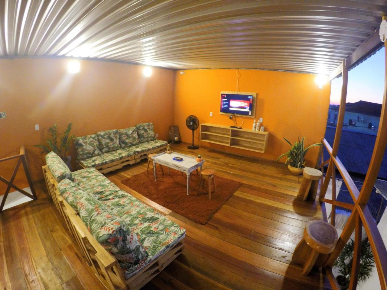 Hostel Da Milla Presidente Figueiredo Bagian luar foto