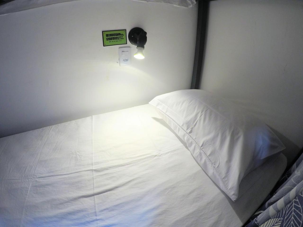 Hostel Da Milla Presidente Figueiredo Bagian luar foto