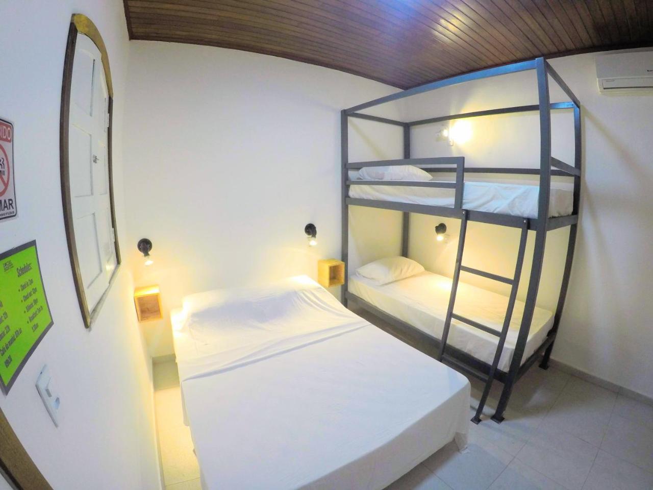 Hostel Da Milla Presidente Figueiredo Bagian luar foto