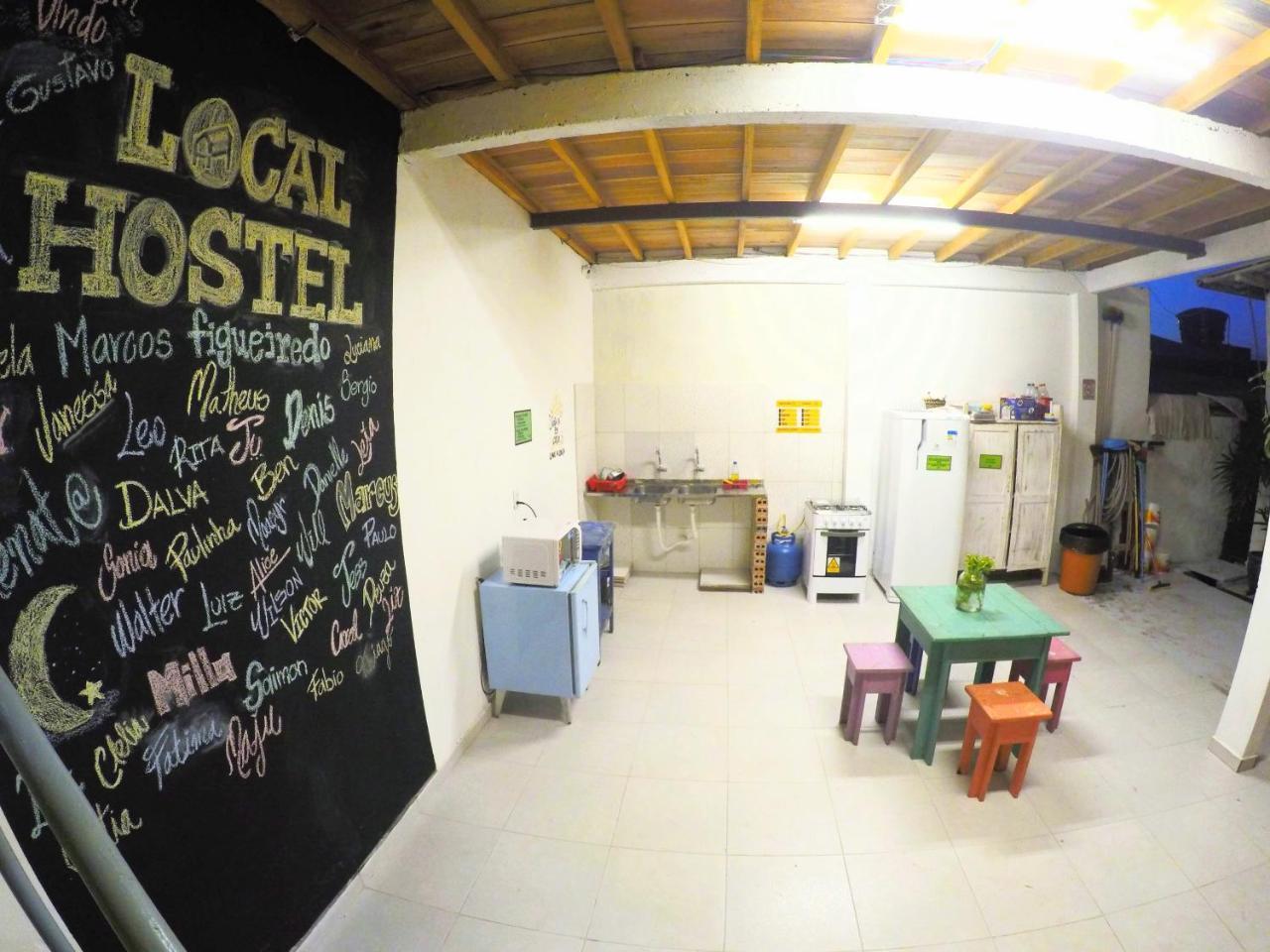 Hostel Da Milla Presidente Figueiredo Bagian luar foto