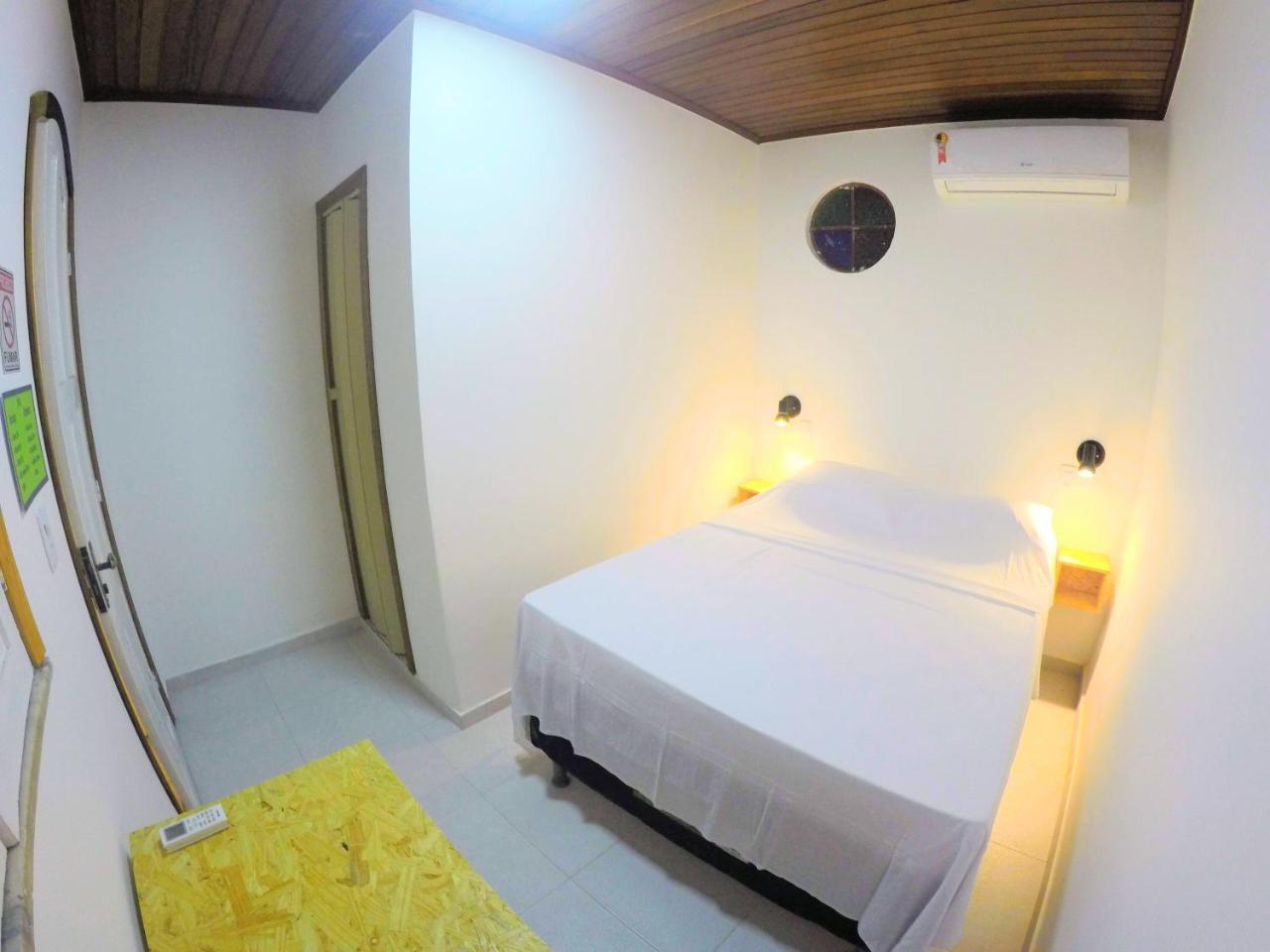 Hostel Da Milla Presidente Figueiredo Bagian luar foto