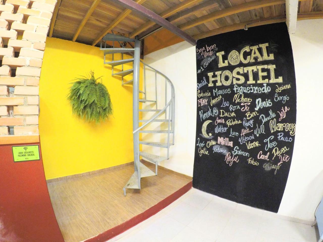 Hostel Da Milla Presidente Figueiredo Bagian luar foto