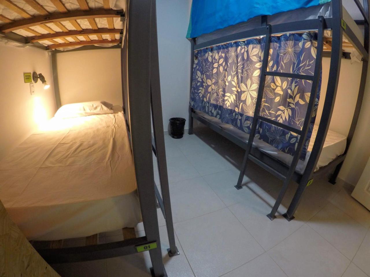 Hostel Da Milla Presidente Figueiredo Bagian luar foto