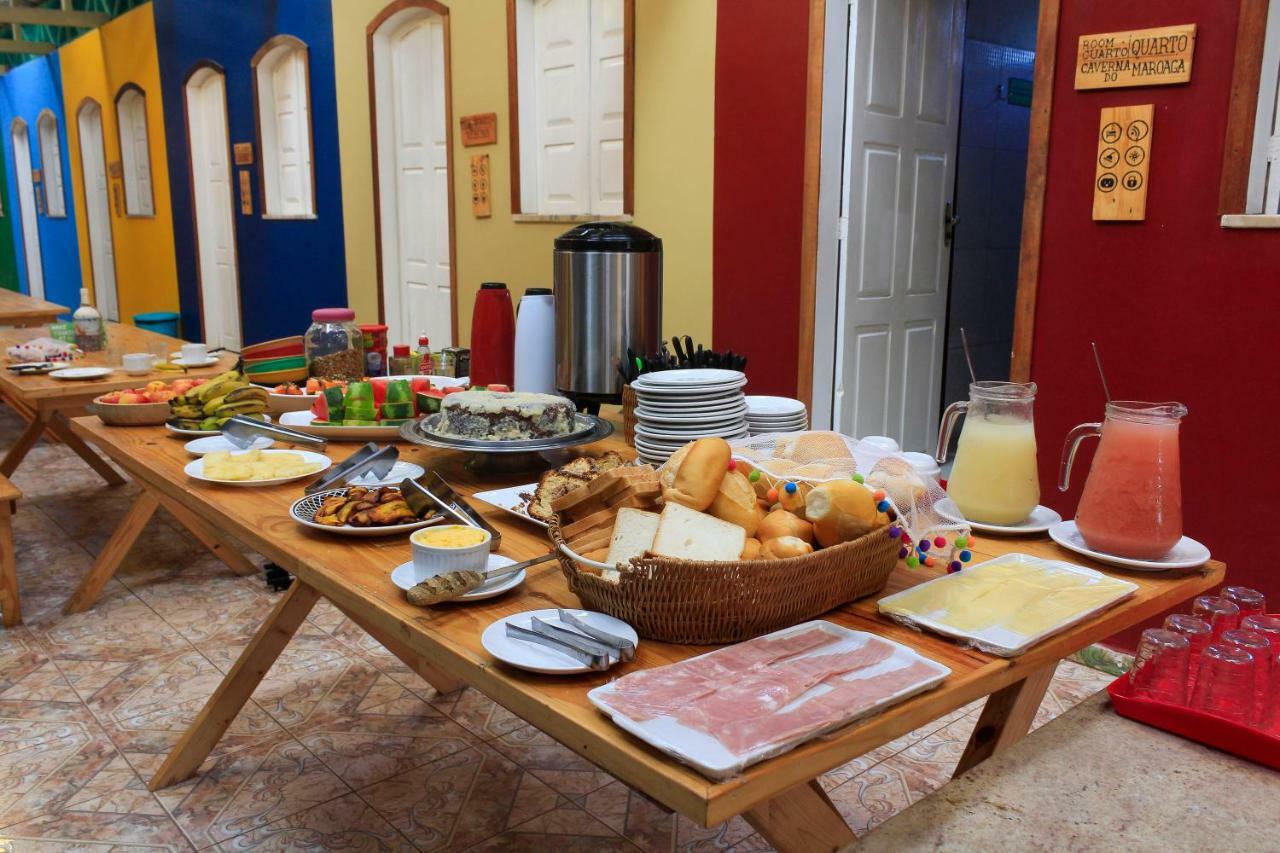 Hostel Da Milla Presidente Figueiredo Bagian luar foto